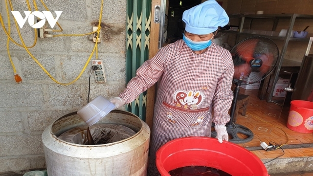 Thu tiền tỷ từ cây thạch đen