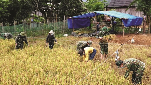 Bộ Tư lệnh Biên phòng thăm, chúc Tết vùng biên giới khu vực miền Trung