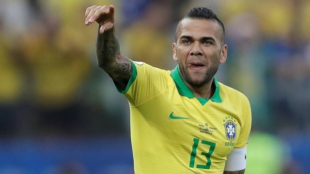 "Lão tướng" Brazil có cơ hội bỏ xa Messi và Ronaldo ở bộ sưu tập danh hiệu
