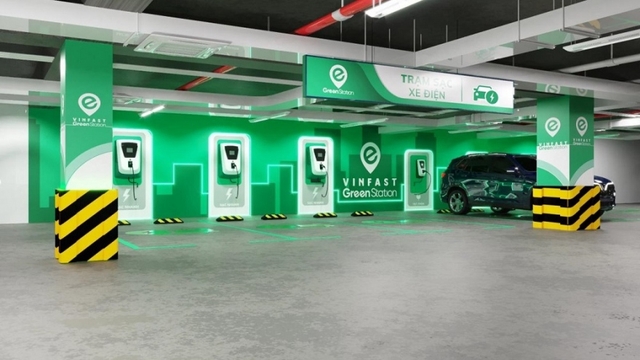 Xe điện VinFast sẽ ưu việt thế nào với pin thể rắn, sạc siêu nhanh?