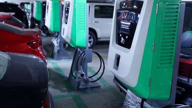 Lắp trụ sạc xe điện tại chung cư: Gia tăng tiện ích, thu hút thêm khách mới