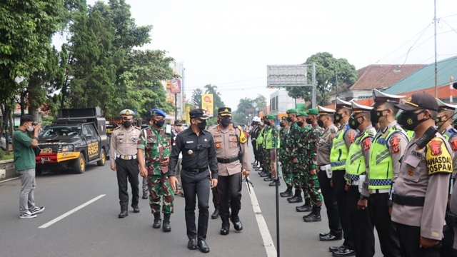 Indonesia áp đặt lệnh giới nghiêm một số địa điểm trước thềm năm mới 2022