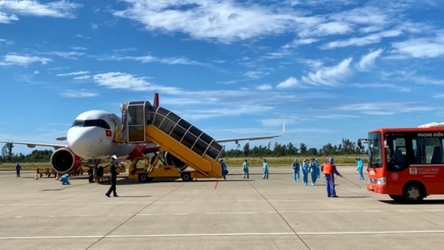 Người đến Thừa Thiên - Huế tiêm đủ liều vaccine chỉ cần giám sát y tế tại nhà