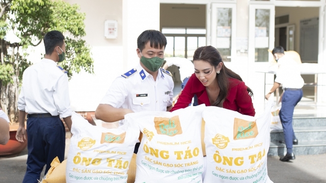 Hoa hậu Thùy Tiên tri ân ngành y nhân dịp kỷ niệm ngày Thầy thuốc Việt Nam
