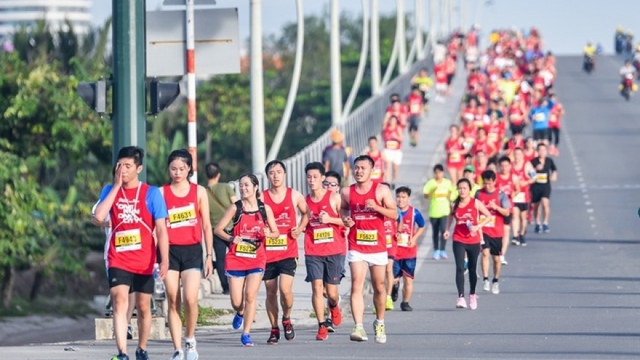 Các VĐV marathon phong trào đồng hành cùng SEA Games 31