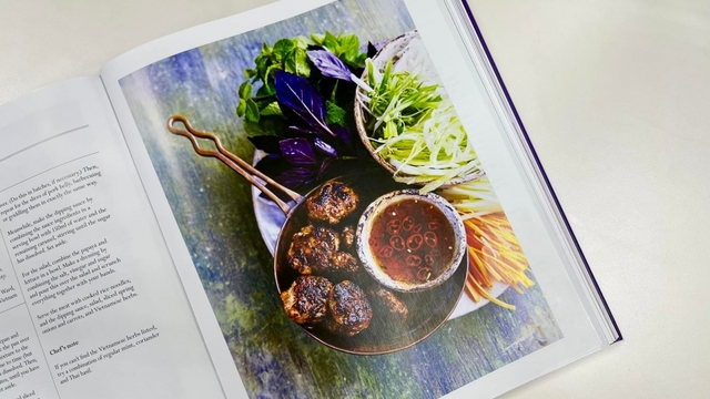 Bún chả Hà Nội được quảng bá trong ấn phẩm mừng Đại lễ của Nữ hoàng Anh