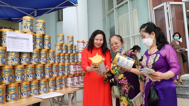 Vinamilk chăm sóc sức khỏe cho 10.000 người cao tuổi tại 27 tỉnh thành cả nước