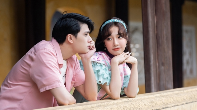 Hoàng Duyên trở lại với hình tượng thuần Việt, rap "giao duyên" trong MV mới
