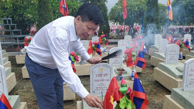 Bà tôi - Mẹ Việt Nam Anh hùng