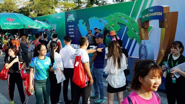 Sôi động Giải chạy Marathon quốc tế chính thức của Hà Nội trước giờ tranh tài