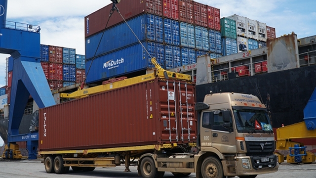 Nâng cao năng lực cạnh tranh và phát triển dịch vụ logistics Việt Nam