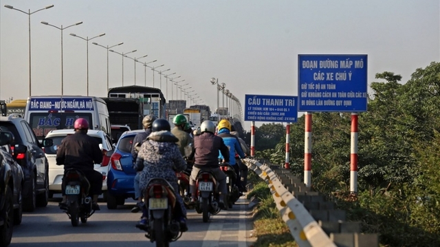 Phân luồng xe qua cầu Thanh Trì theo giờ trong 15 ngày để kiểm định chất lượng cầu