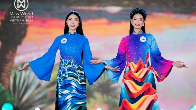 Mãn nhãn BST "Sóng" của NTK Việt Hùng trong đêm CK Miss World Vietnam 2023