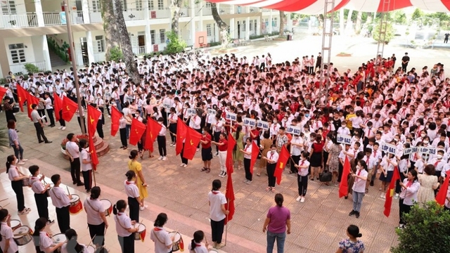 Hãy để học sinh tự gióng lên tiếng trống ngày khai trường!