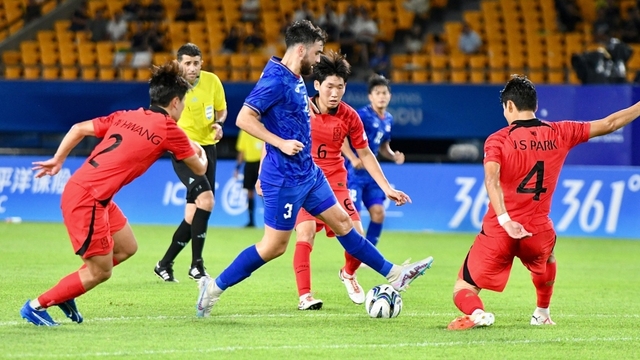 HLV Thái Lan xin lỗi vì thua 0-4 trước Olympic Hàn Quốc ở ASIAD 19