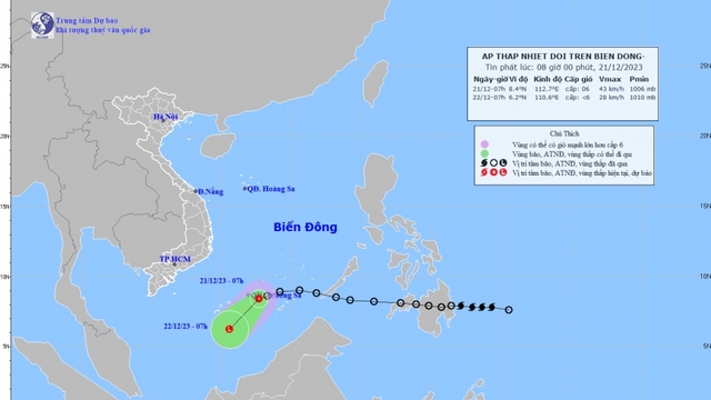 Áp thấp nhiệt đới đang suy yếu dần trên Biển Đông