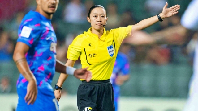 Nữ trọng tài Nhật Bản đi vào lịch sử Asian Cup