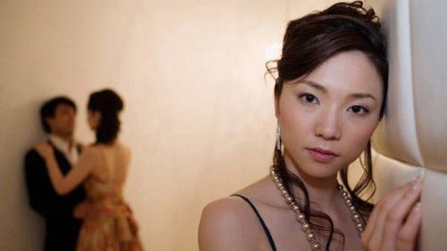 Không muốn làm người thứ ba nhưng cũng không nỡ rời xa