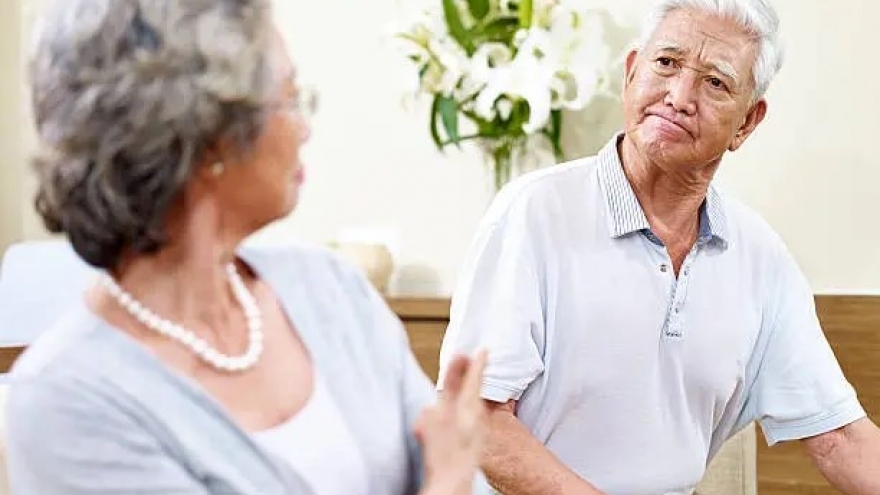 Phát phiền vì chồng thích "vác tù và hàng tổng"