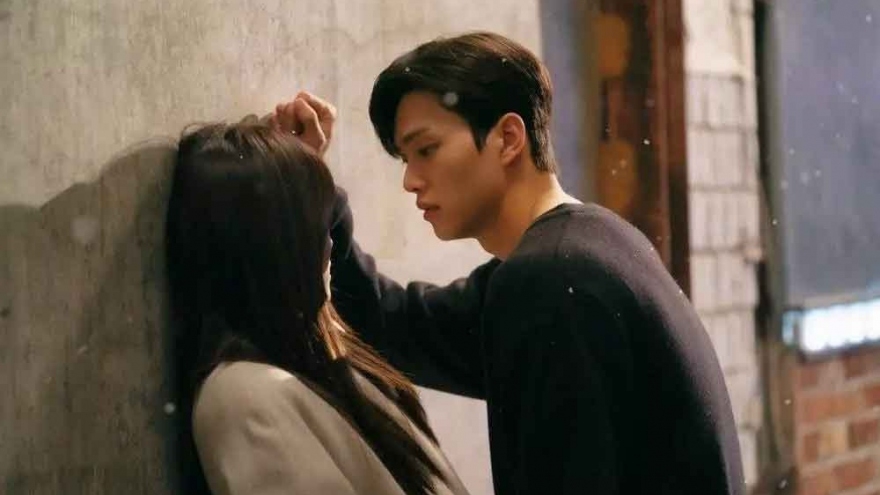 Con trai tôi say đắm với bạn gái đã có chồng vẫn có vài bạn trai cùng lúc