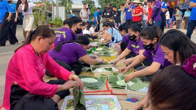 Tết ấm áp nghĩa tình cho công nhân xa quê ở Bình Dương