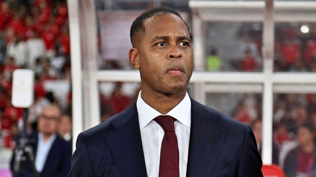 HLV Patrick Kluivert nhận tin dữ trước trận ĐT Indonesia quyết đấu ĐT Trung Quốc
