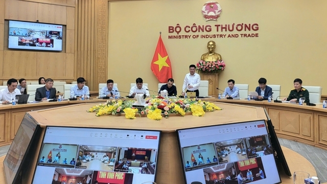 Vượt mọi khó khăn để hoàn thành đường dây 500kV Lào Cai - Vĩnh Yên trước 31/8