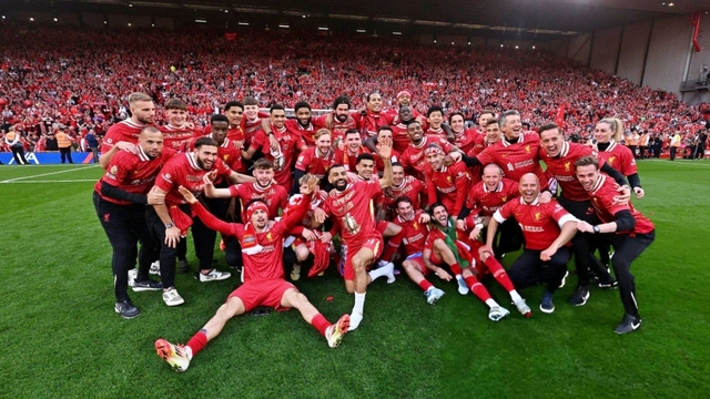 Dàn sao Liverpool ăn mừng chức vô địch Ngoại hạng Anh 2024/2025