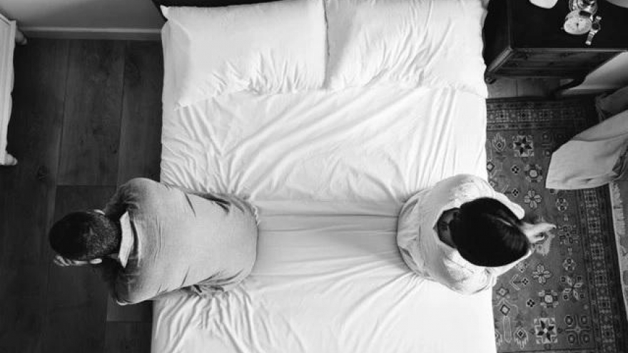 Tôi chưa ly hôn nhưng lấy chồng mới và tiếp tục sinh con