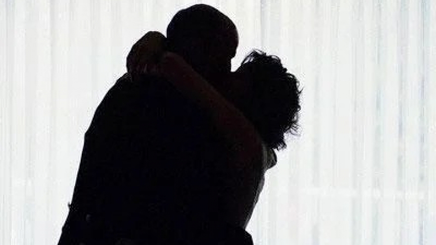 Vợ đẹp, con ngoan nhưng tôi vẫn muốn "qua lại" với người yêu cũ