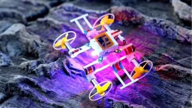 Trung Quốc chế tạo robot “nhỏ nhất và nhẹ nhất thế giới” có thể biến hình