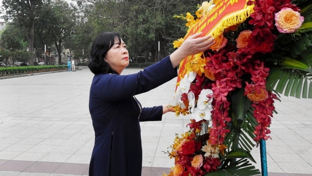 Lãnh đạo Hà Nội dâng hoa kỷ niệm 155 năm Ngày sinh Lênin