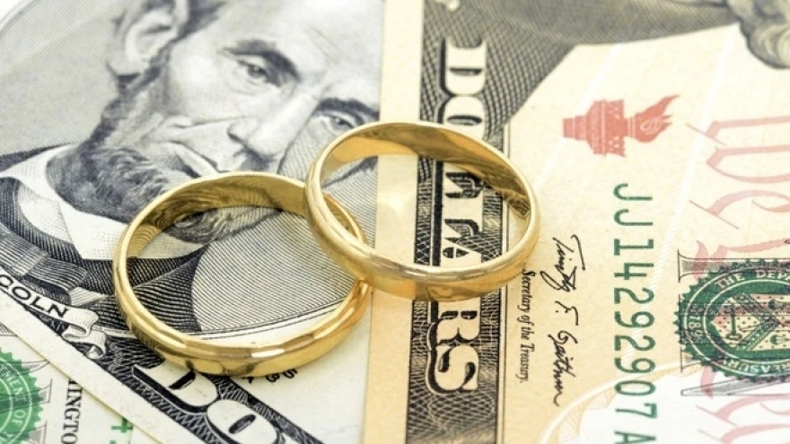 25 năm kết hôn, vợ chồng tôi tiền ai người ấy tiêu