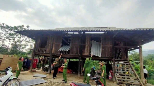 66 nhà dân ở Yên Bái bị hư hại do dông lốc