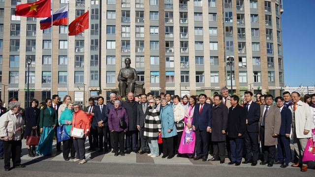 Lễ kỷ niệm 135 năm Ngày sinh Chủ tịch Hồ Chí Minh tại thành phố St Peterburg