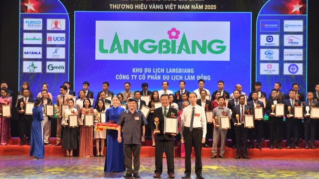 Khu du lịch Langbiang được vinh danh Top 10 Thương hiệu Vàng Việt Nam 2025