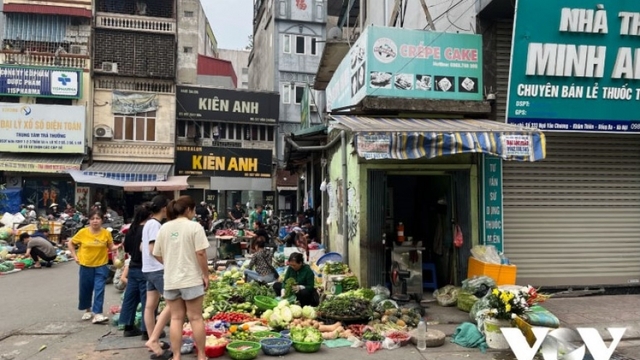 Thực phẩm thiếu an toàn, kêu ai?