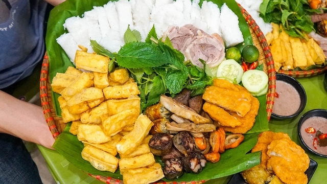 Quán phở, quán ăn vỉa hè cũng phải tuân thủ quy định pháp luật