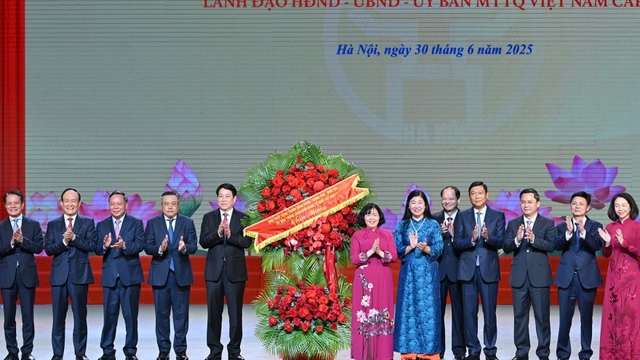 Chủ tịch nước dự Lễ công bố nghị quyết, quyết định về sắp xếp đơn vị hành chính của Hà Nội
