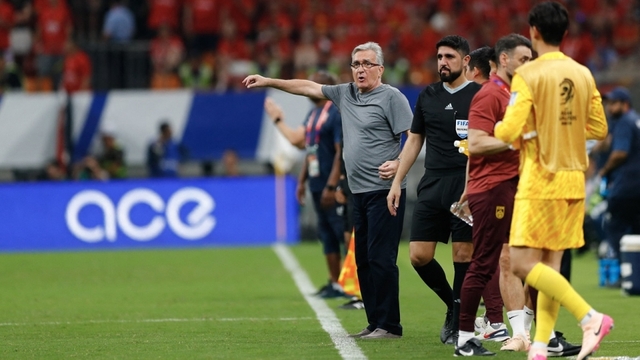 ĐT Trung Quốc không được dự World Cup 2026, HLV trưởng mất việc