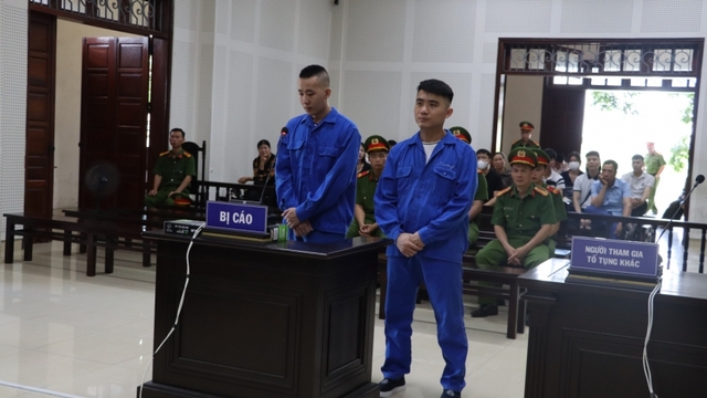 2 nhân viên sân golf bị tuyên phạt 23 năm tù vì mua bán ma tuý