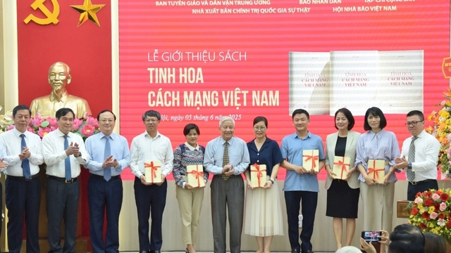 Nhà báo Hà Đăng ra mắt sách “Tinh hoa cách mạng Việt Nam” ở tuổi 96
