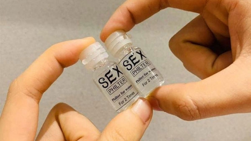 Phát hiện chồng thường xuyên sử dụng thuốc kích dục, tôi nên làm sao?