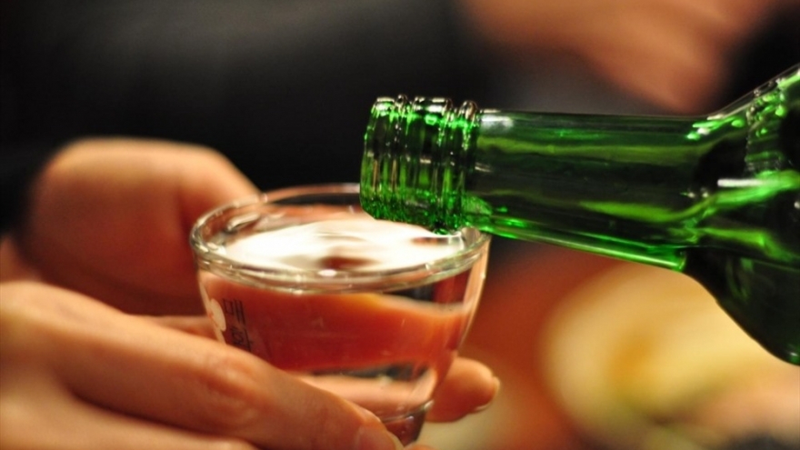 Tôi phải dùng rượu bia để "hoàn thành nghĩa vụ" đối với bà xã