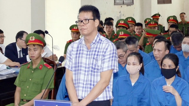 Cựu Tổng biên tập Tạp chí Môi trường và đô thị Đồng Xuân Thụ hầu toà