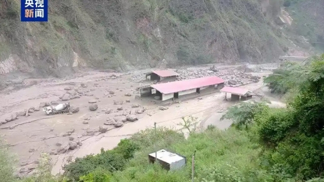 Lở đất tại biên giới với Nepal, 17 người Trung Quốc mất tích