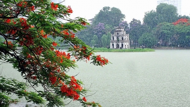 Hà Nội, đô thị của những nghịch lý giữa ồn ào và yên tĩnh