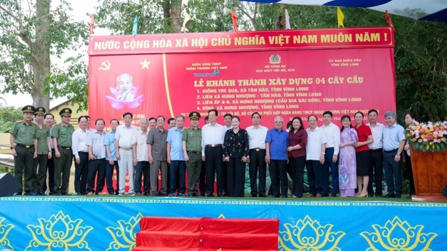 Vĩnh Long khánh thành 4 cầu giao thông nông thôn do Bộ Công an và Vietcombank xây dựng