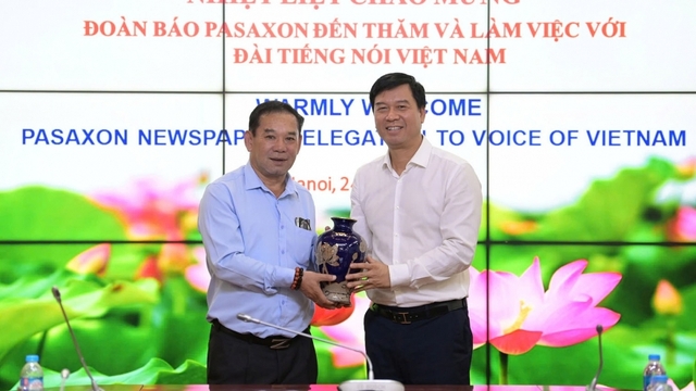 Đoàn báo chí Pasaxon của Lào thăm và tìm hiểu hoạt động tại VOV