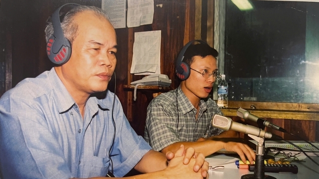 Bình luận viên Đình Khải - Người “vẽ” trận đấu bằng ngôn ngữ